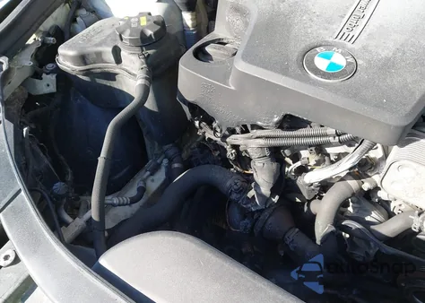 2015 BMW X1 Sdrive28I из США, поврежденный, VIN WBAVM1C57FV319153